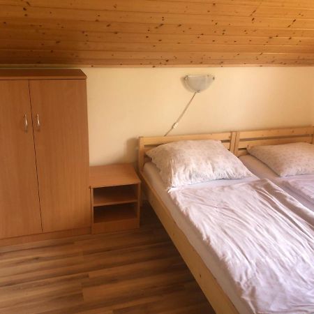 Zalakarosi Égerfa Nyaralóház Földszinti és Emeleti Apartman Exterior foto