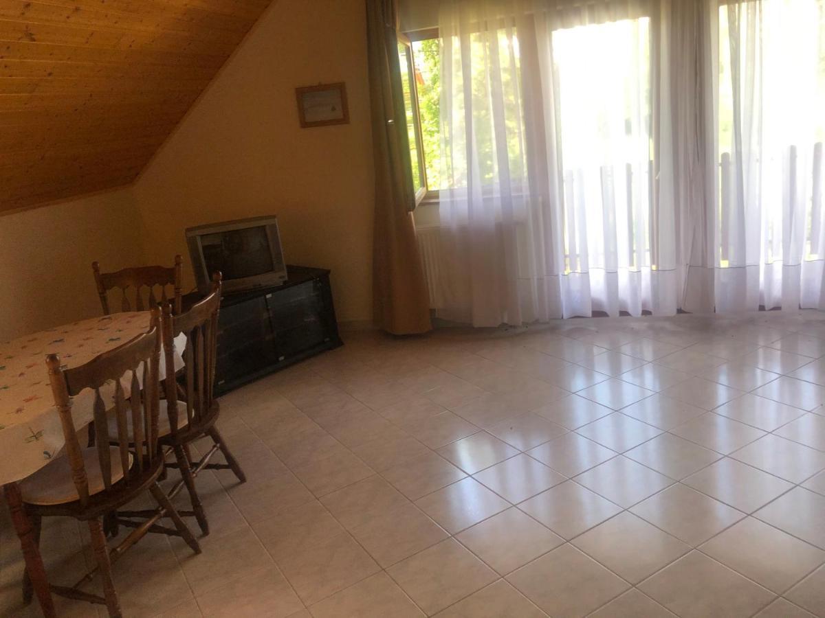 Zalakarosi Égerfa Nyaralóház Földszinti és Emeleti Apartman Exterior foto