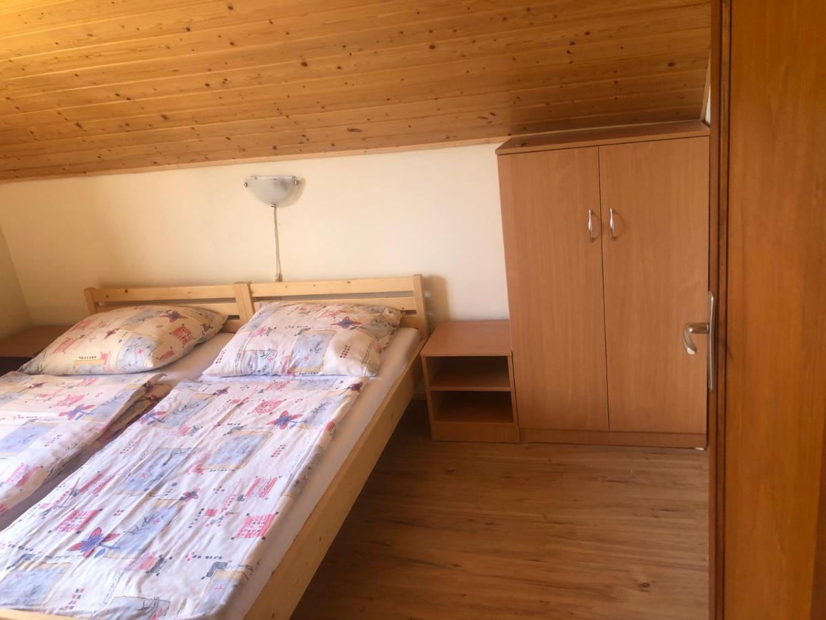 Zalakarosi Égerfa Nyaralóház Földszinti és Emeleti Apartman Exterior foto
