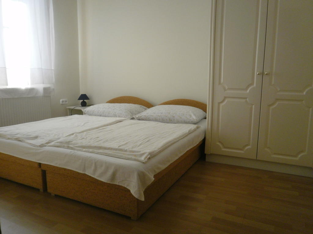 Zalakarosi Égerfa Nyaralóház Földszinti és Emeleti Apartman Exterior foto